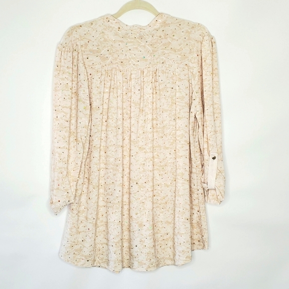 Cocomo Woman Embroidered Sequin Top Size 1X Cream Stretch Tunic with Pockets - Picture 6 of 11